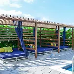 Relax Family Midtown - Free Parking & Great Pool